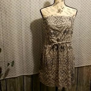 Adorable strapless stretchy dress! Like new